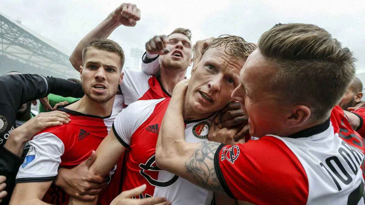 Дирк Куйт забил хет-трик