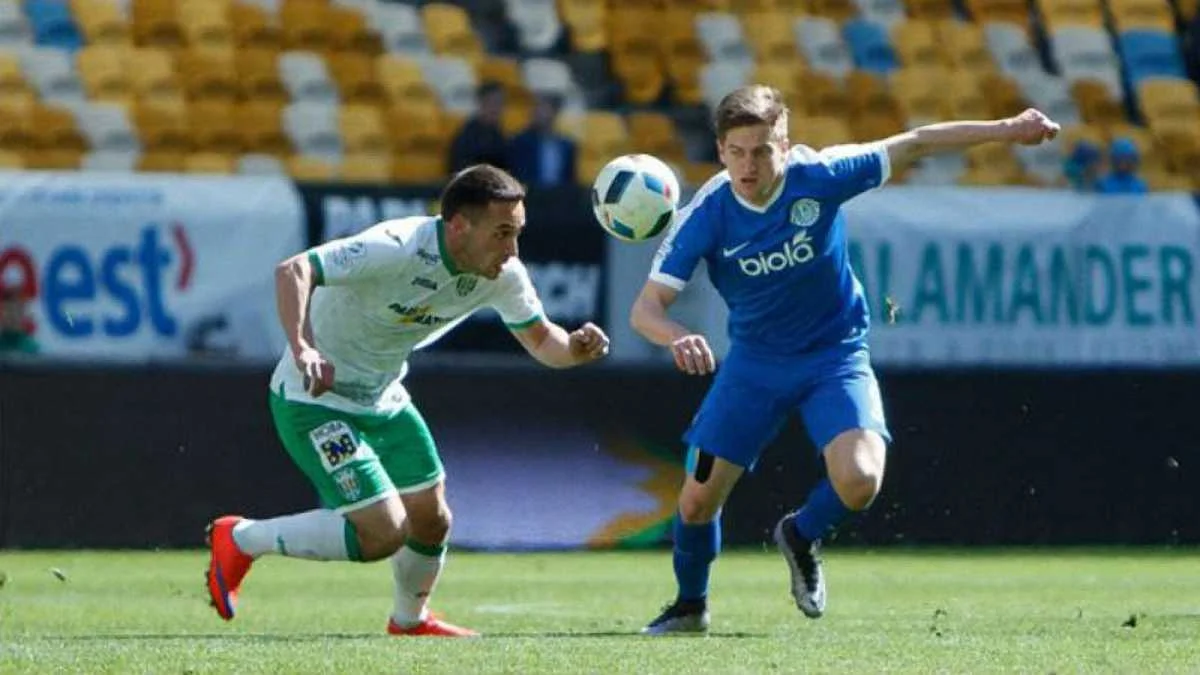 Днепр в матче против Карпат