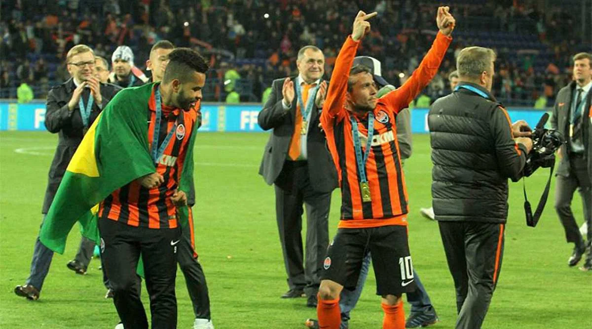 Бернард и его жест друзьям. Фото: О. Дубина