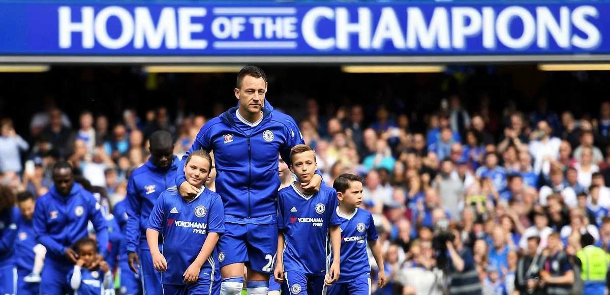 Джон Терри выходил на матч вместе со своими детьми / Фото ФК Челси