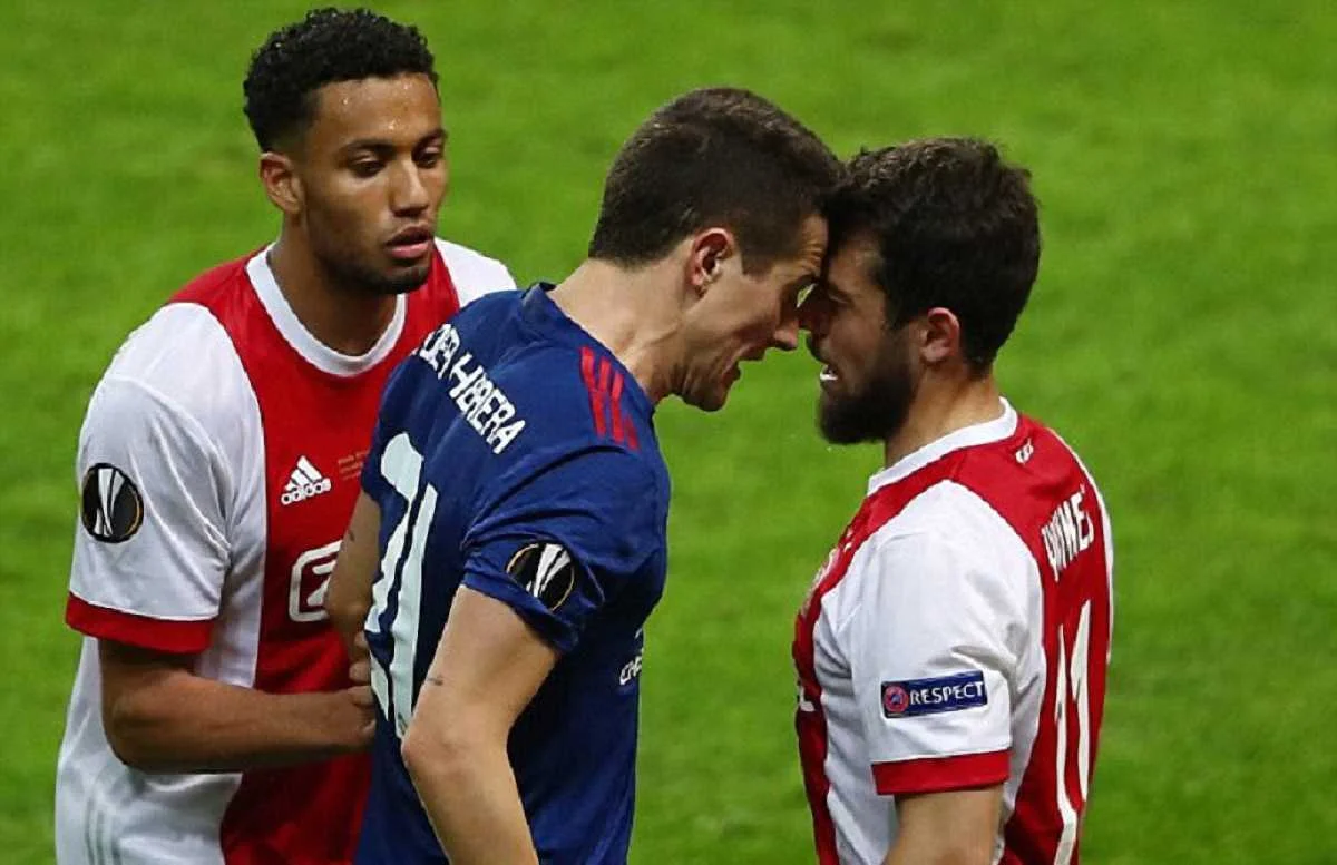 Андер Эррера учит молодежь / Getty images