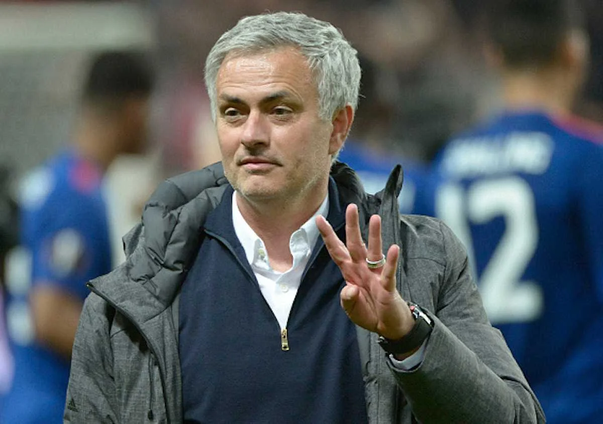 Жозе Моуринью в предвкушении больших трансферов / Getty Images