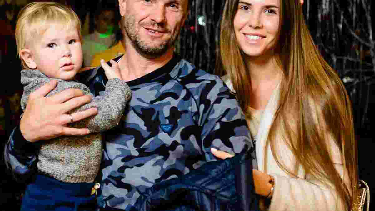 Ребров відпочиває після відходу з Динамо в обіймах дружини на Балеарах