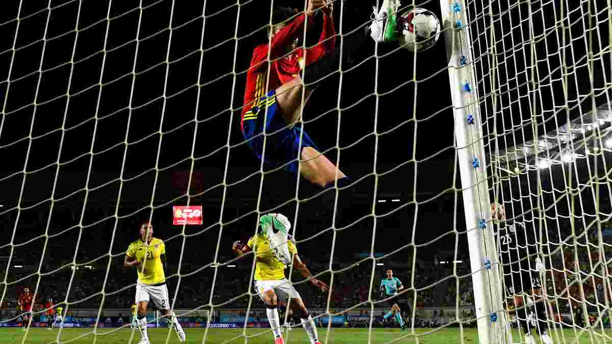 Піке та Аспілікуета "привезли" кумедний гол у матчі Іспанія – Колумбія