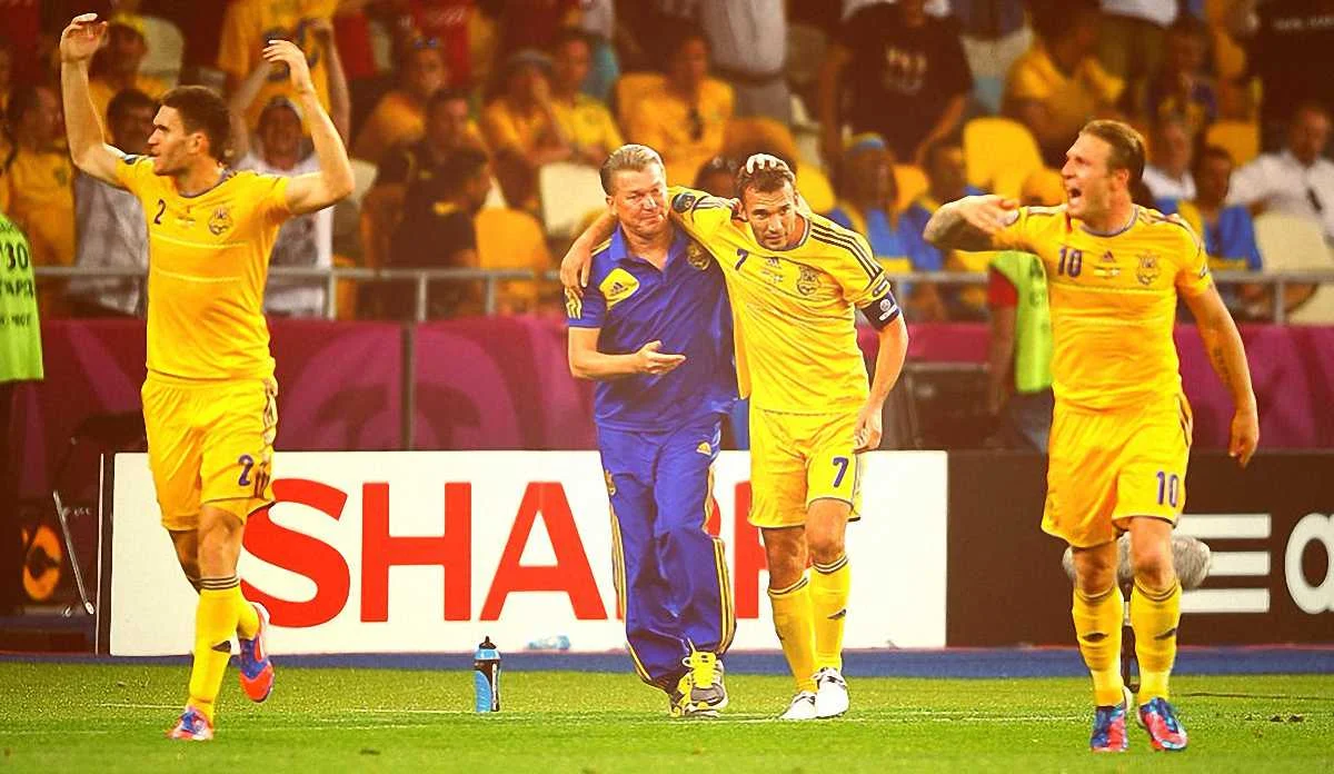 Сп'янілі від перемоги: в центрі – Олег Блохін та Андрій Шевченко / Getty images