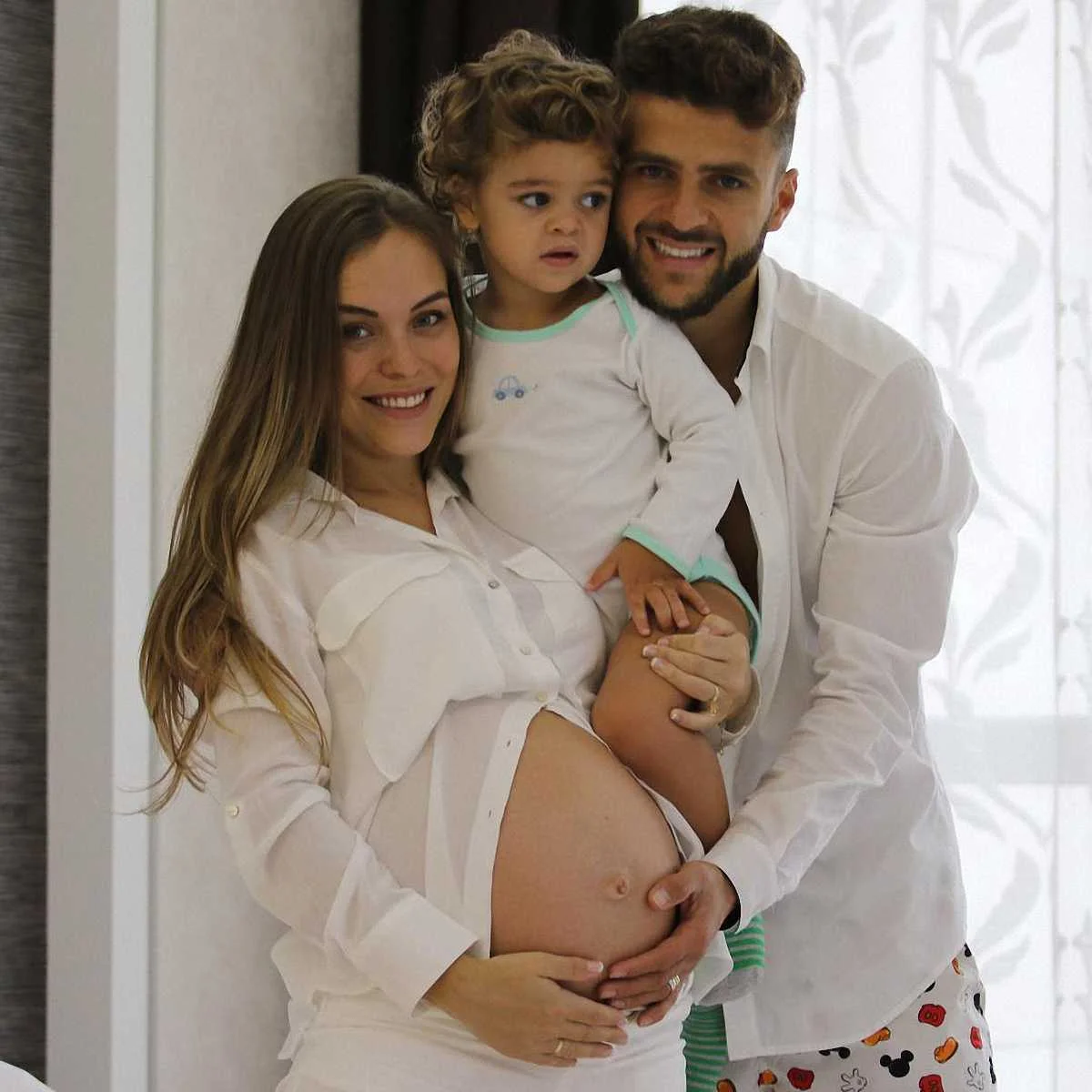 Жуніор Мораєс з дружиною і першою дитиною