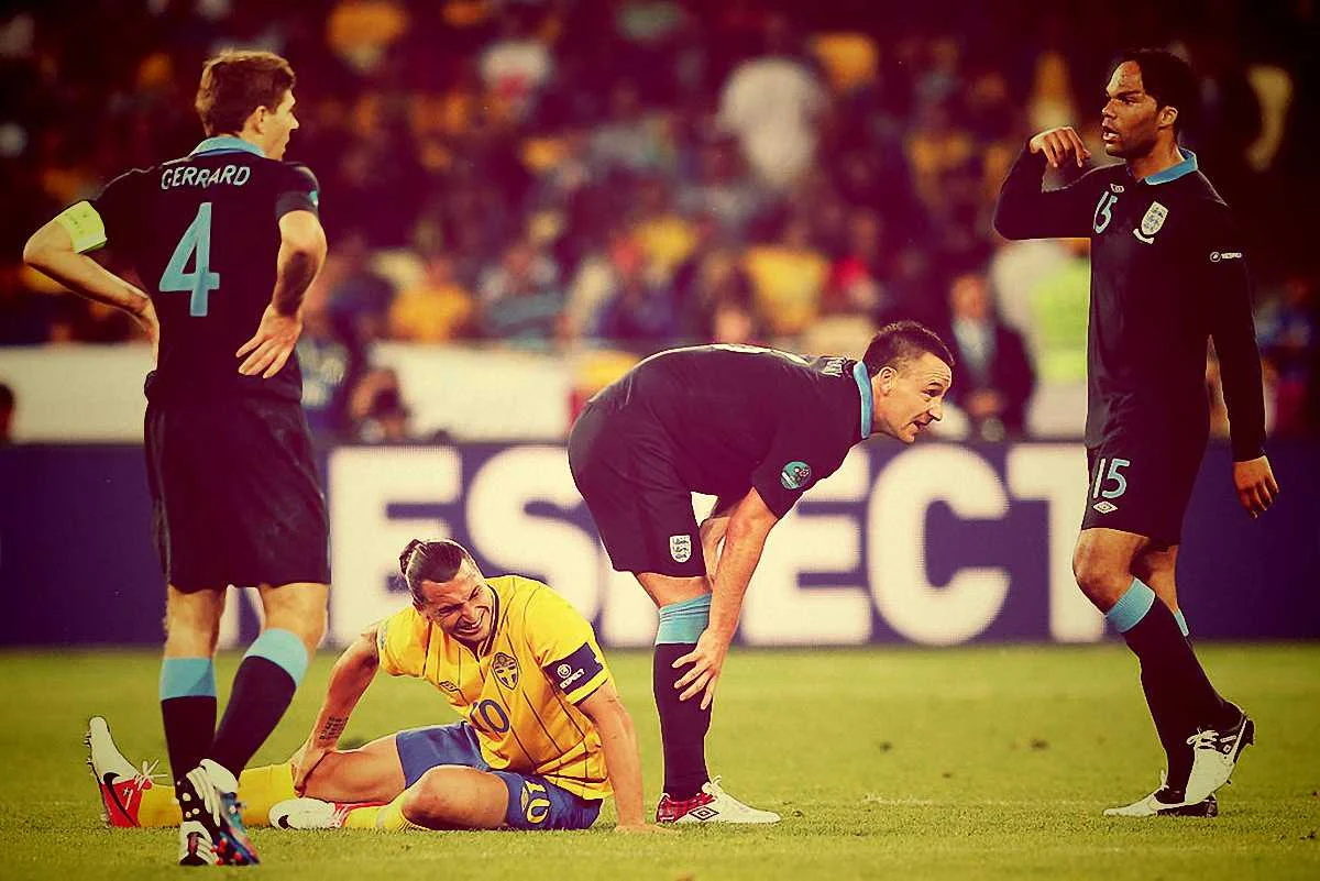 Ібрагімовіч страждає на фоні 5-ї точки Джона Террі / Getty images