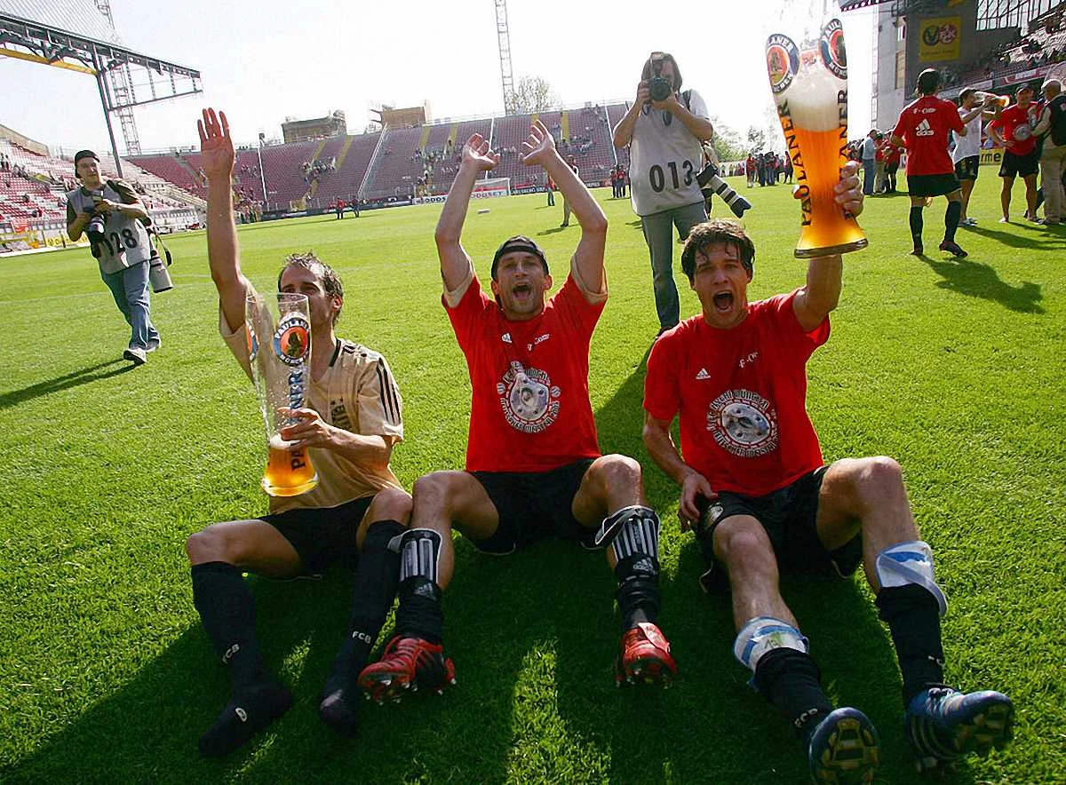 Мехмет Шолль (зліва)