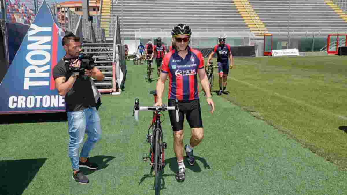 Наставник Кротоне Никола проехал 1300 километров на велосипеде по Италии