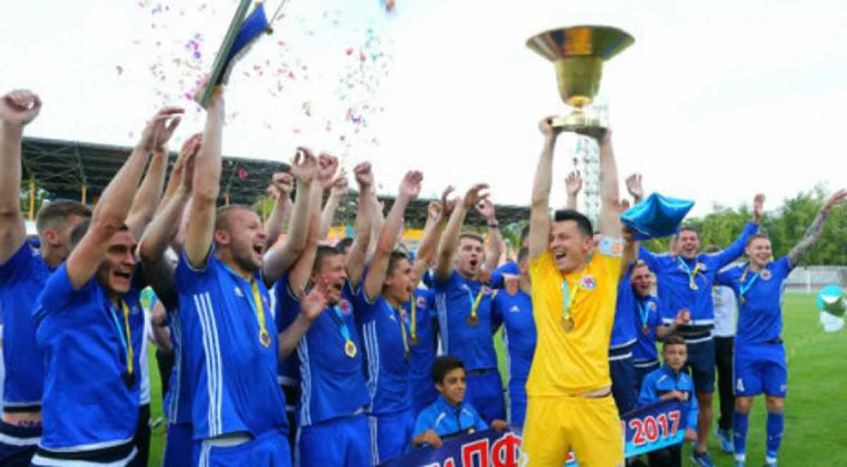 Мариуполь празднует чемпионство Первой лиги