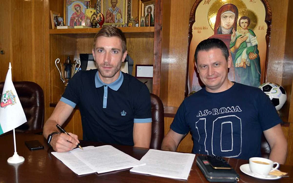 Коломоєць підписав контракт з Ворсклою