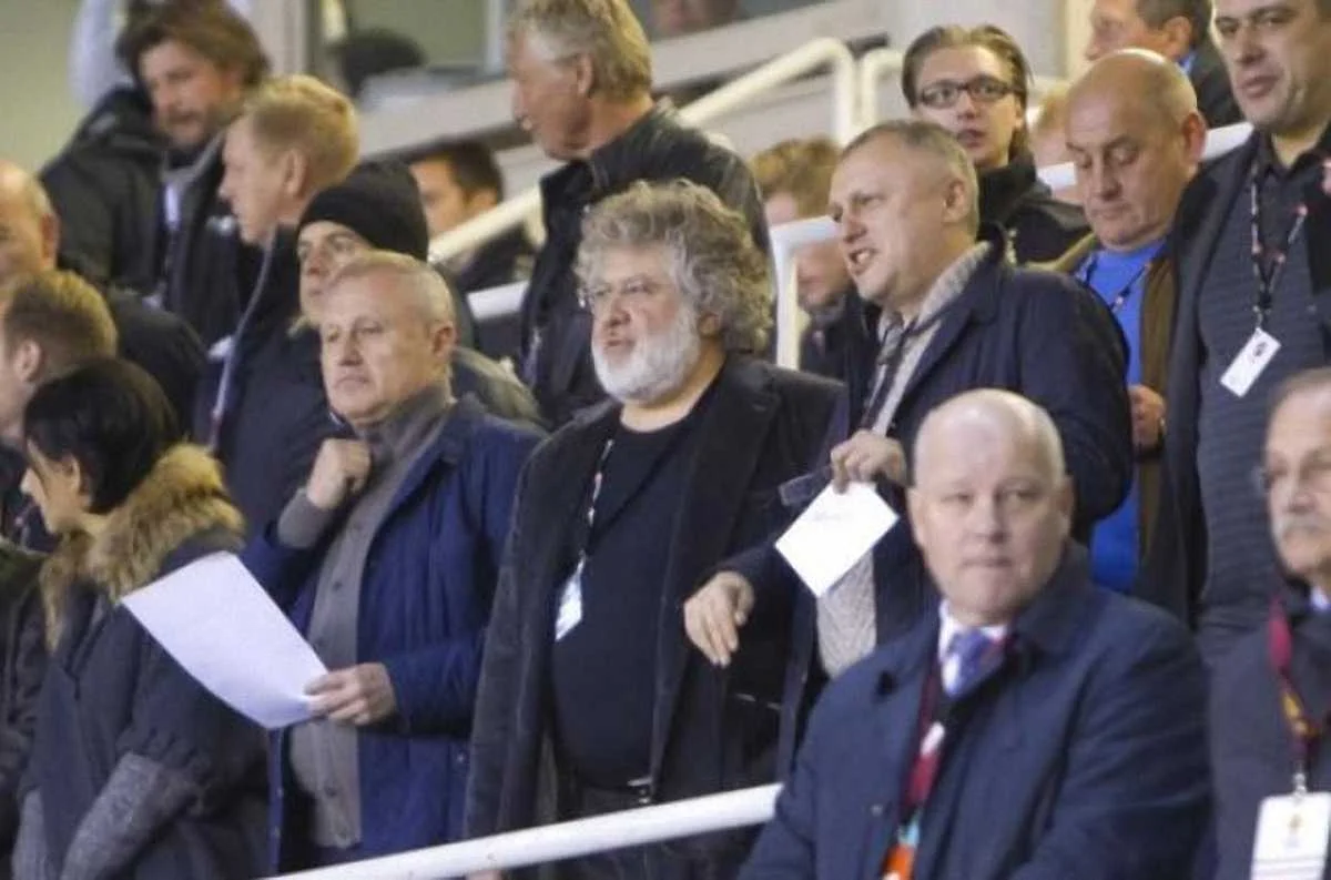 Президент Динамо Игорь Суркис, его брат Григорий Суркис и президент Днепра Игорь Коломойский