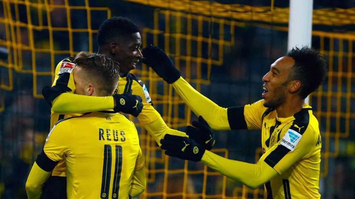 Усман Дембеле (зліва) – топова ціль грандів