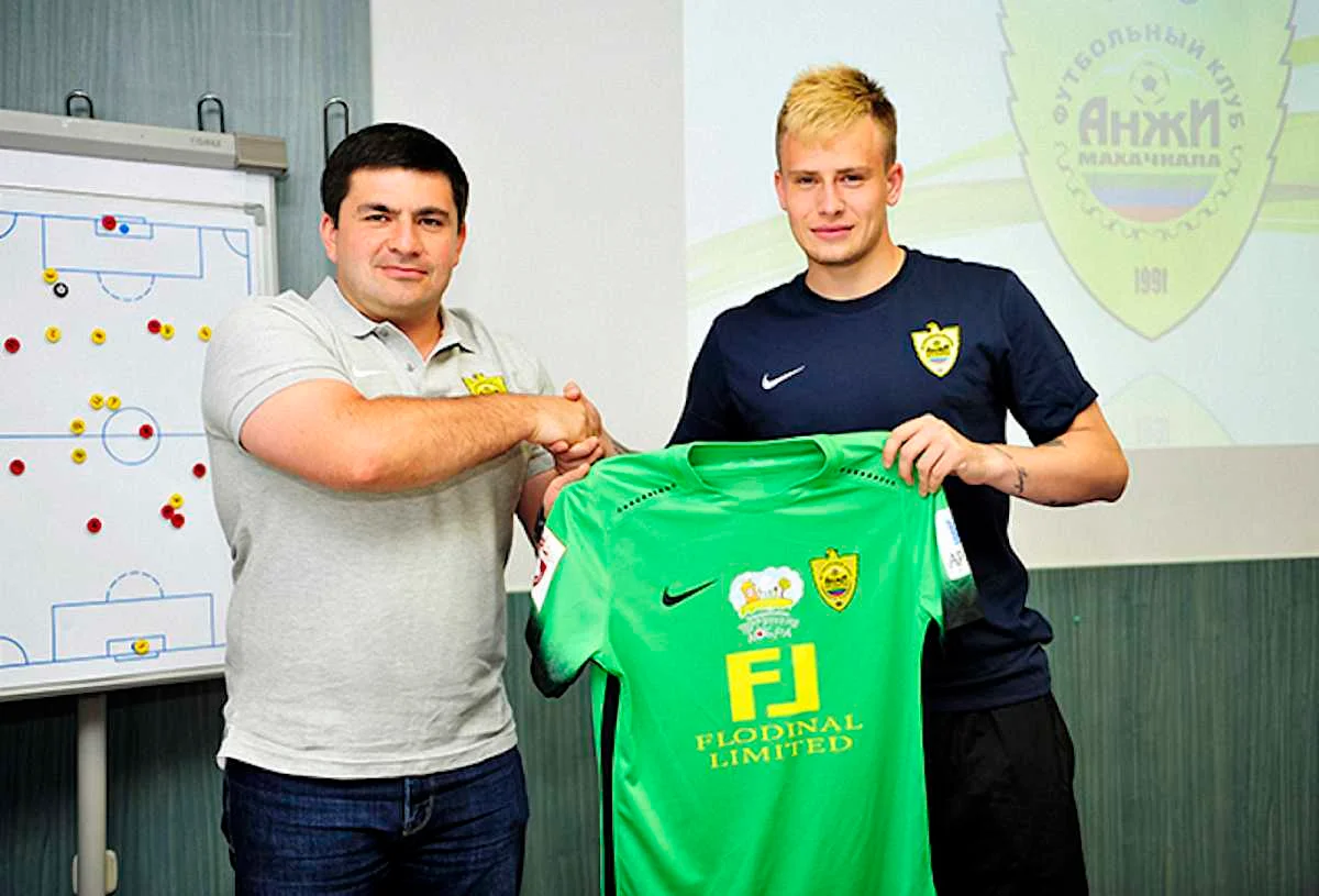 Олег Данченко (праворуч) / Фото ФК Анжи