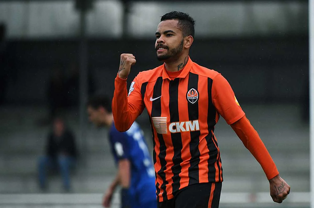 Дентінью / ФК Шахтар