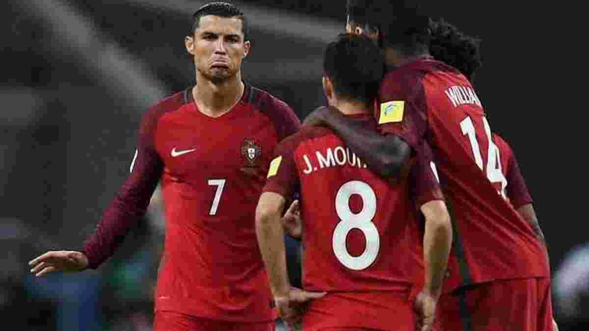 Звезды сборной Португалии устроили фантастический розыгрыш мяча за столом