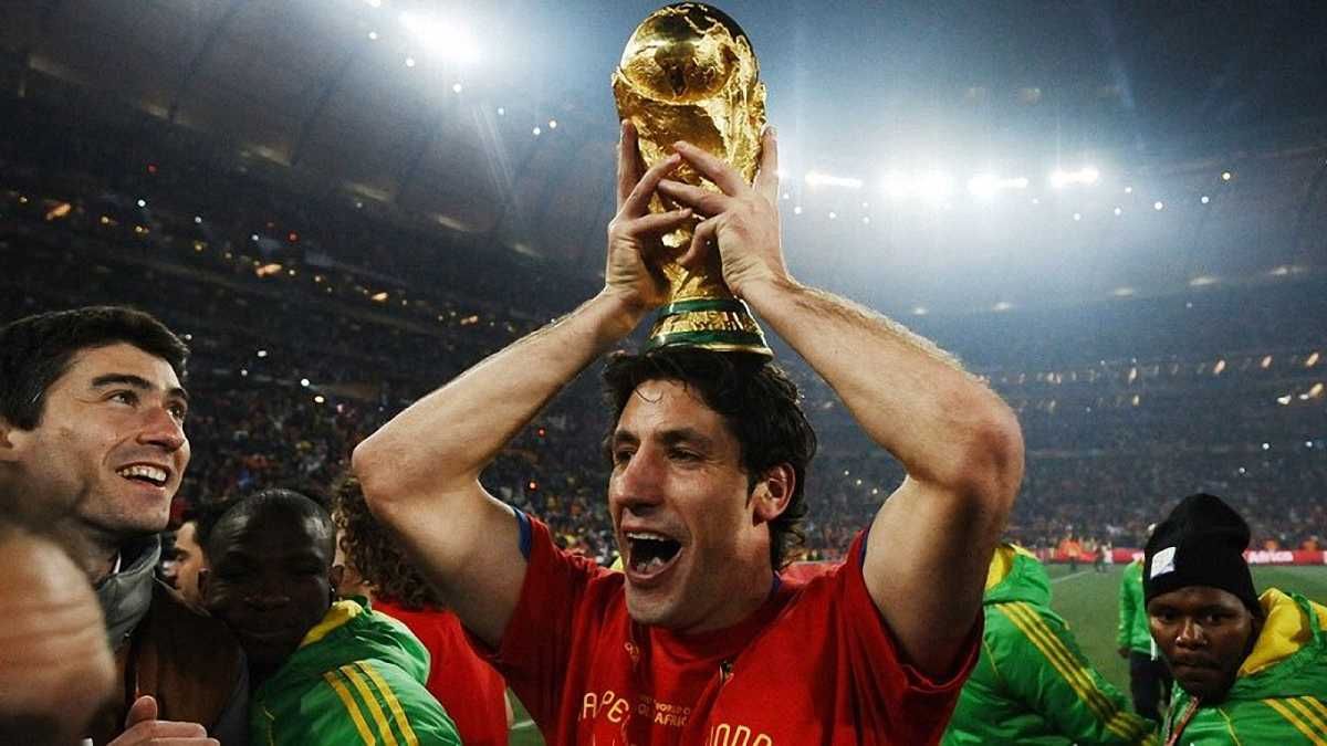 Жоан Капдевіла з Кубком світу / Getty Images