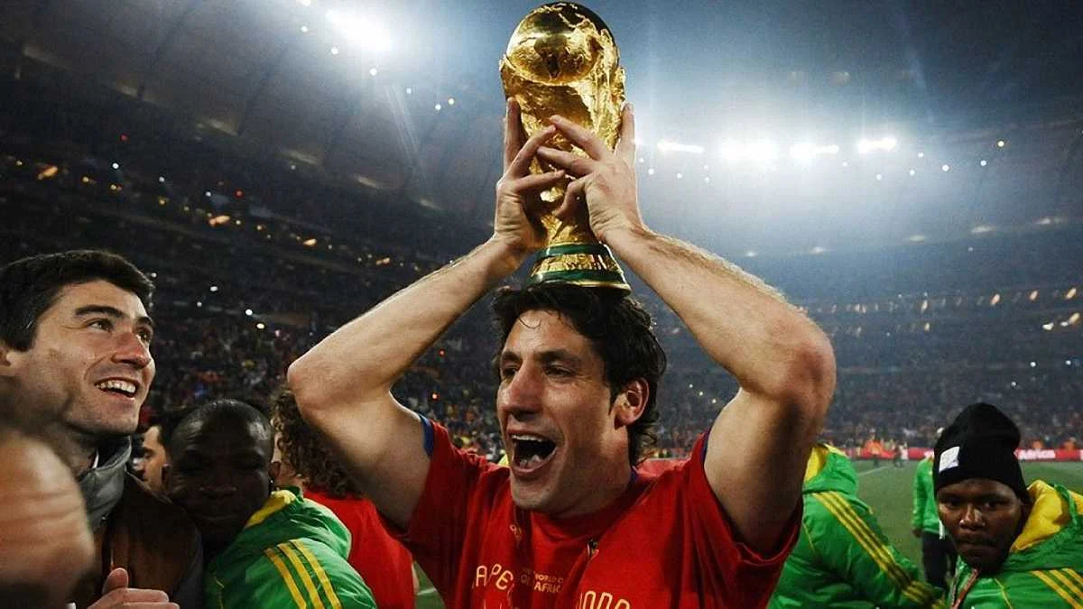 Жоан Капдевила с Кубком мира / Getty Images