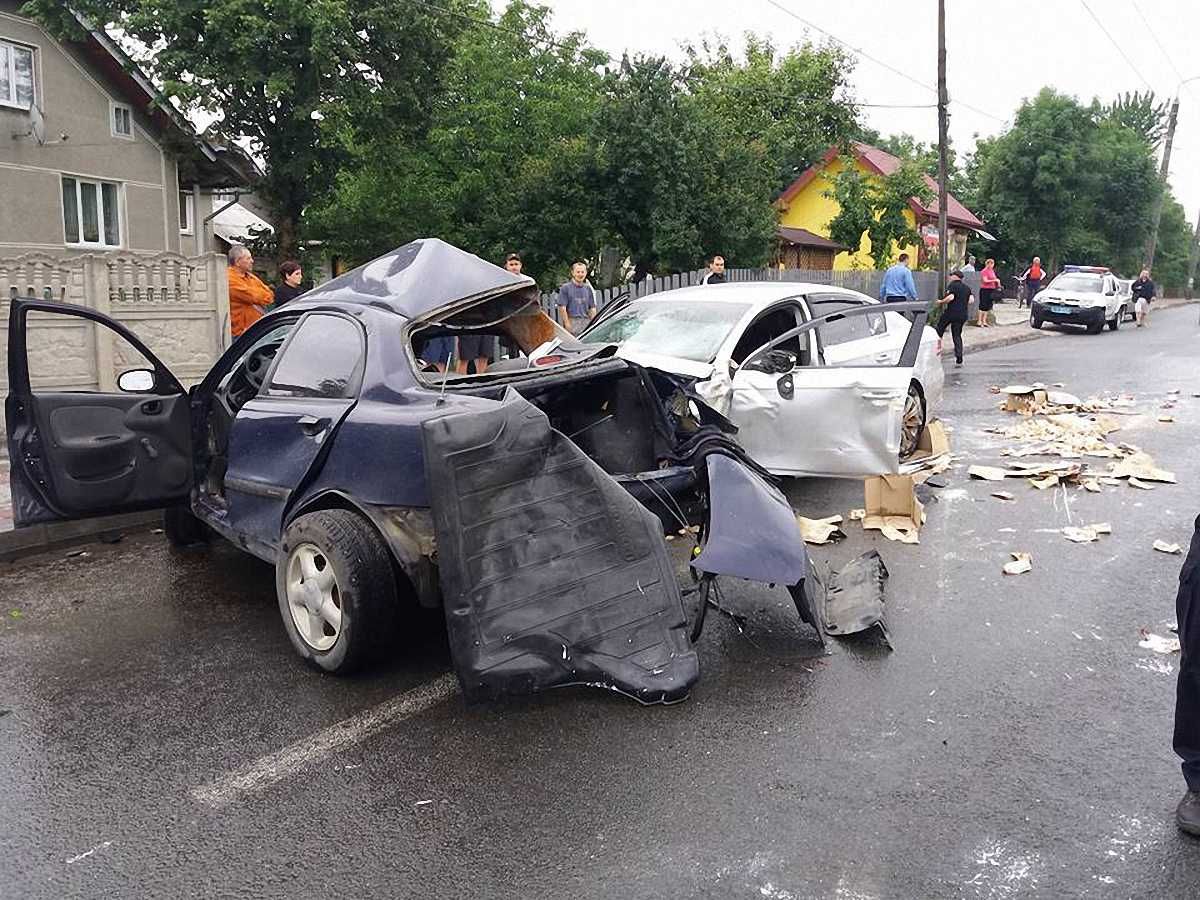 Авария, в которой погиб футболист Роман Стоцкий / фото Национальная полиция