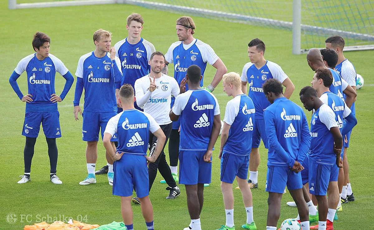 Евгений Коноплянка на тренировке Шальке