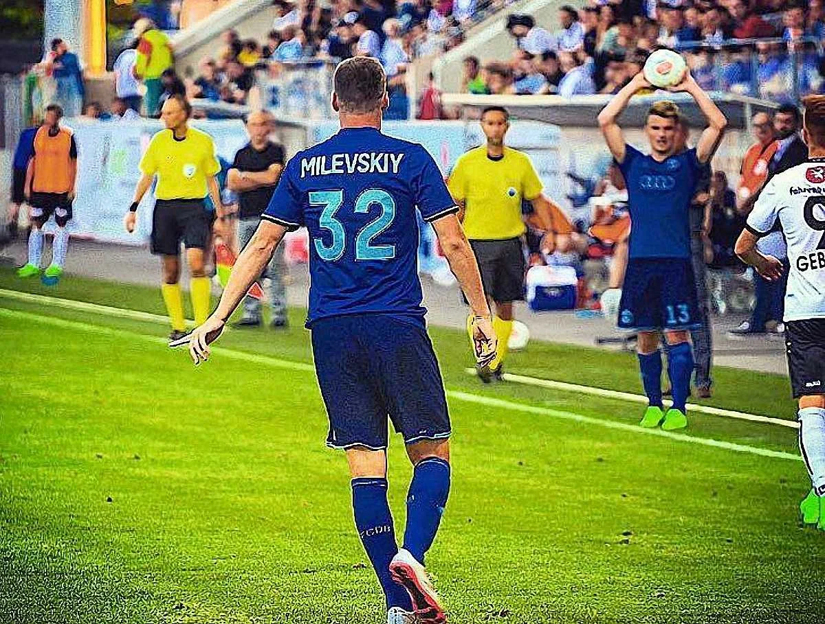 Артем Мілевський грає за Динамо Брест під 32-м номером