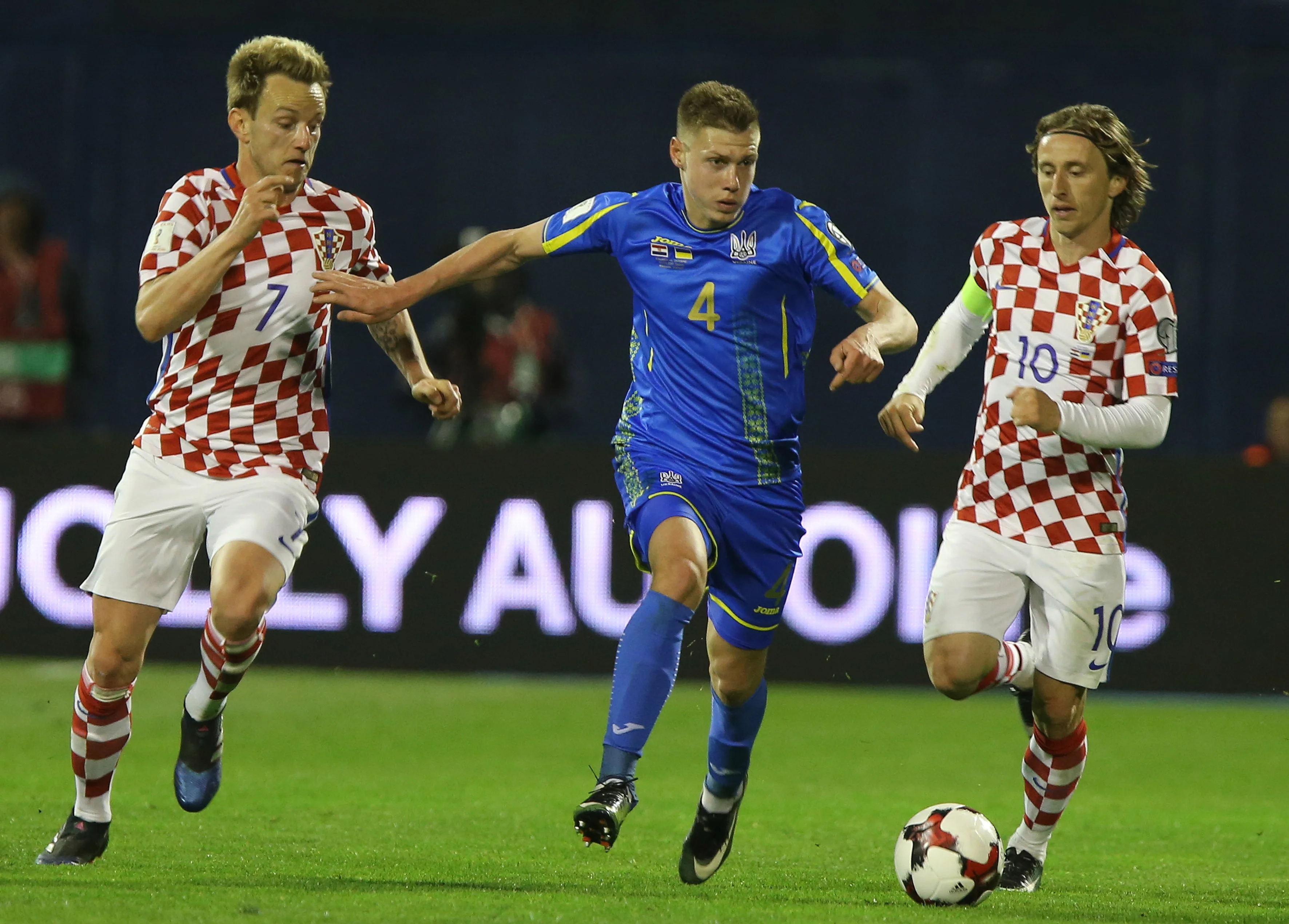 Матвієнко проти Ракітіча і Модріча / фото Є. Кравс