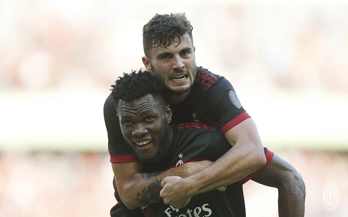 Милан уже разрывает