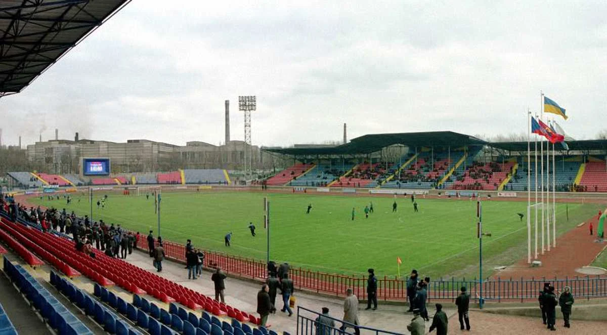 Стадион "Ильичевец" в Мариуполе