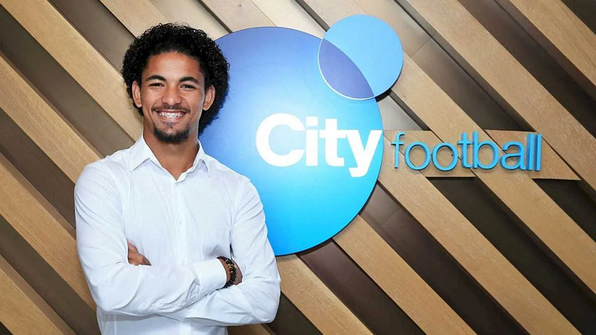 Дуглас Луїс / Манчестер Сіті