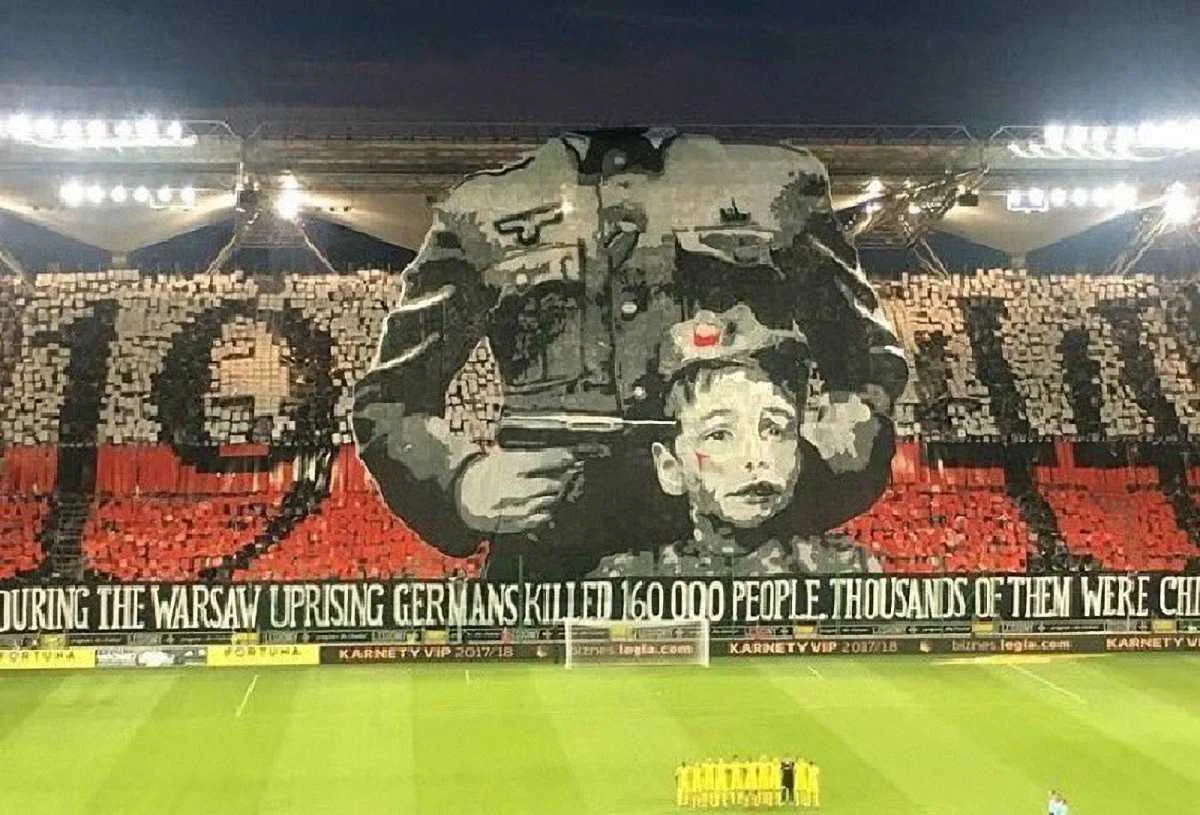 Перфоманс фанатов Легии