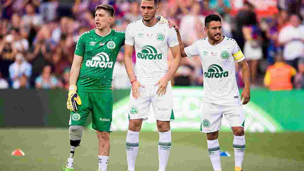 Барселона – Шапекоенсе: Три гравці, які вижили у жахливій авіакатастрофі, вийшли на поле "Камп Ноу"