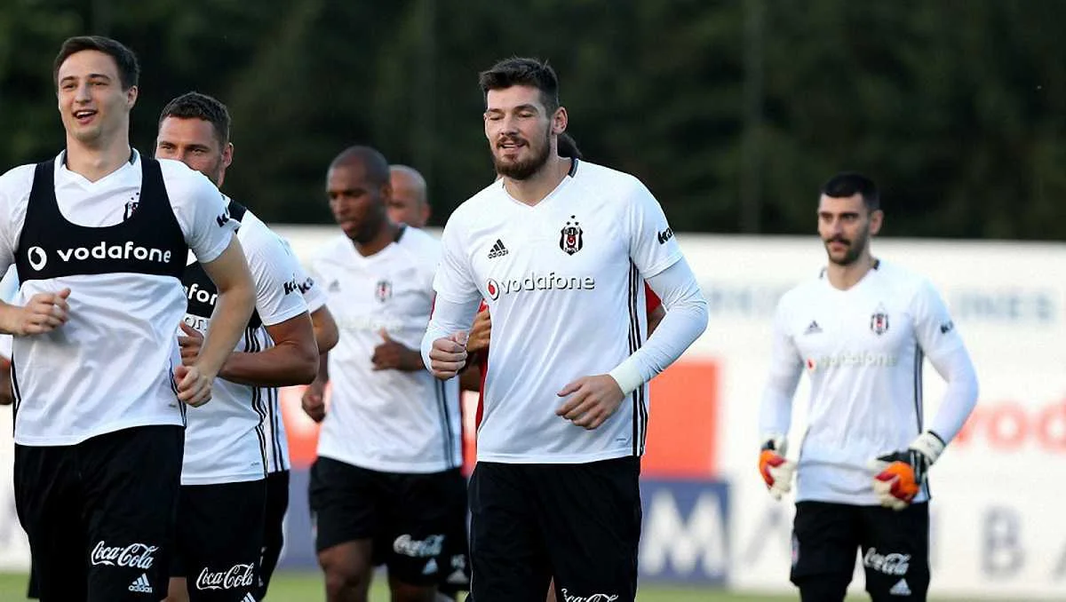 Денис Бойко / Fanatik