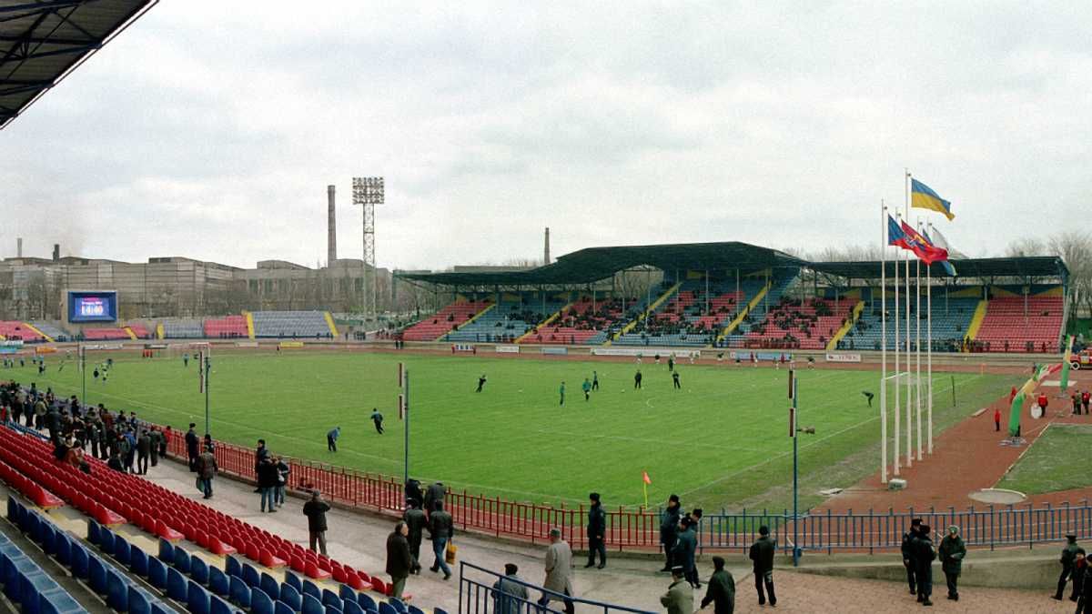 Стадіон "Іллічівець" у Маріуполі