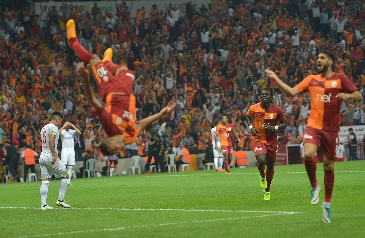 Беланда выполняет свой фирменный кульбит