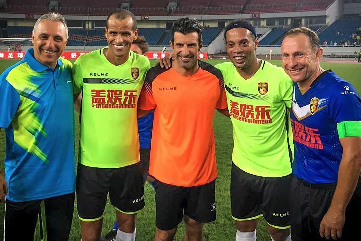 Христо Стоичков (слева) с Ривалдо, Фигу, Роналдиньо и Папеном