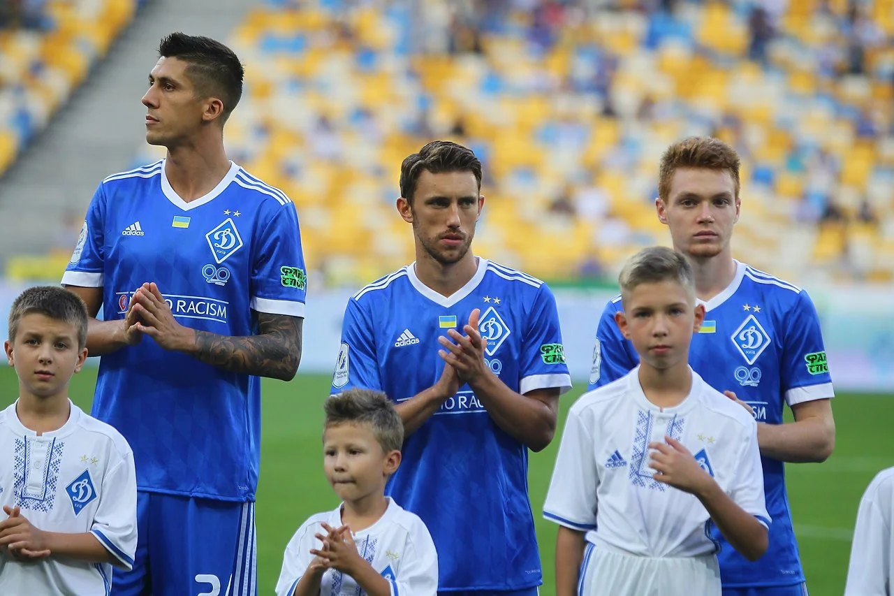 В центре Йосип Пиварич / ФК Динамо