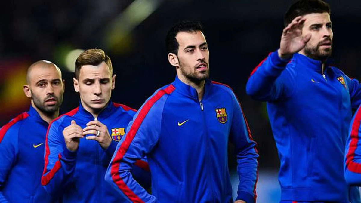 Люка Дінь (другий зліва)