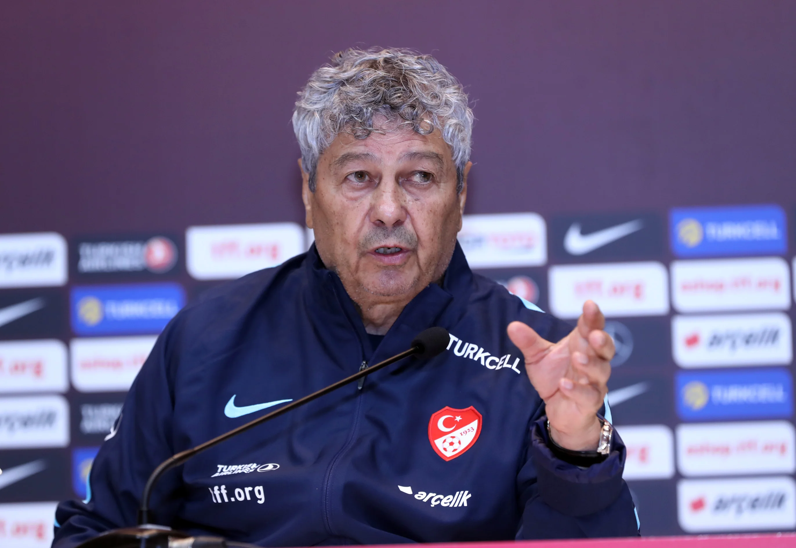 Мирча Луческу / фото Федерация футбола Турции