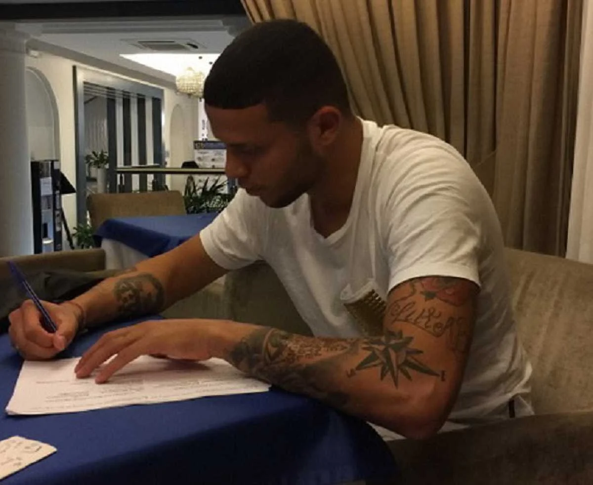 Бруно Байо / Соцмережі