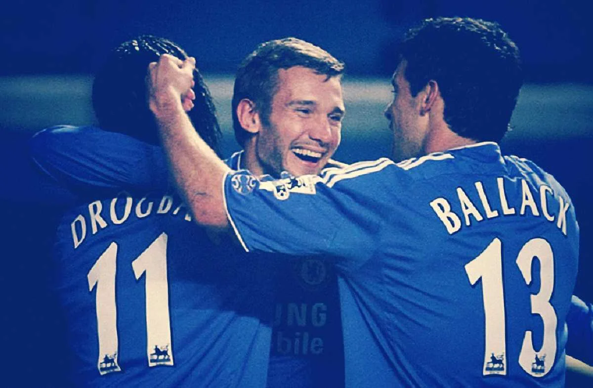 Андрій Шевченко в обіймах Дідьє Дрогба та Міхаеля Баллака / Reuters