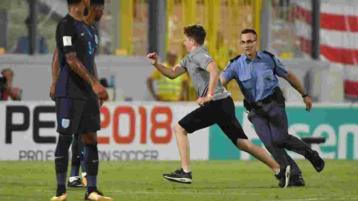 Вболівальник збірної Англії вибіг на поле під час матчу проти Мальти через обіцянку в соцмережі