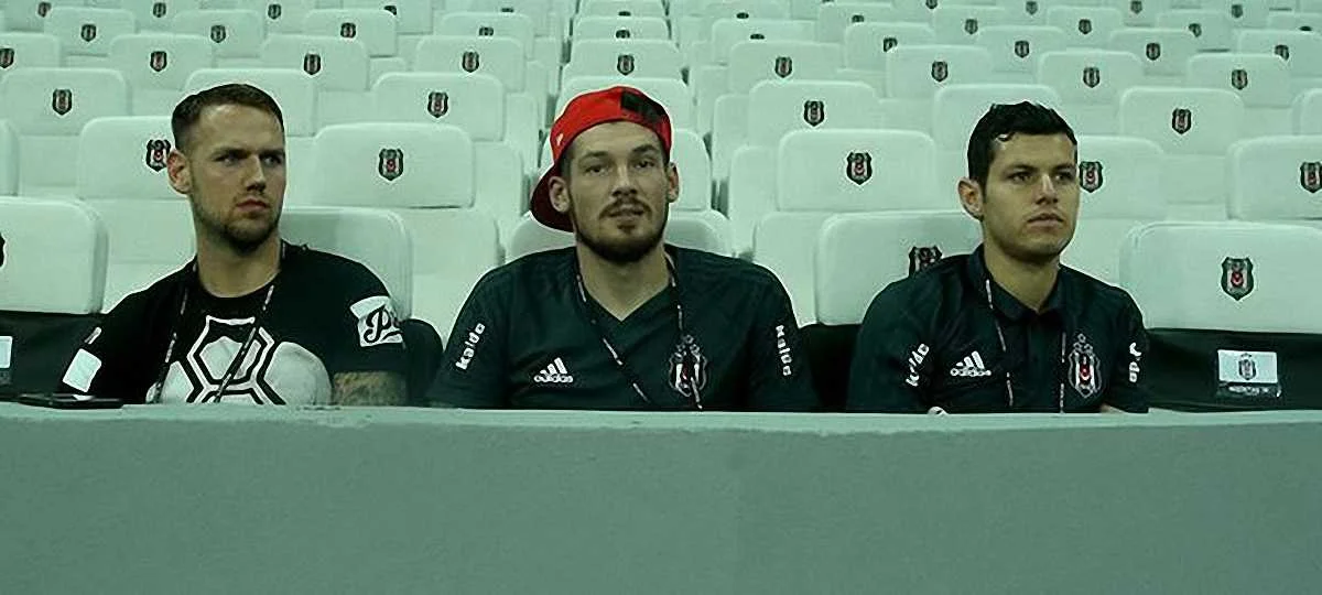 Денис Бойко (по центру) / Fanatik