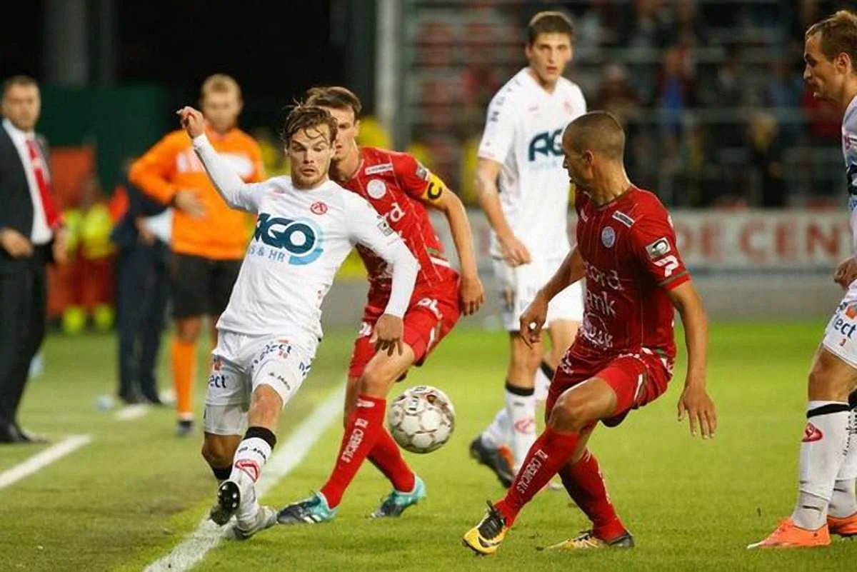 Макаренко и Будковский вышли в стартовом составе Кортрейка