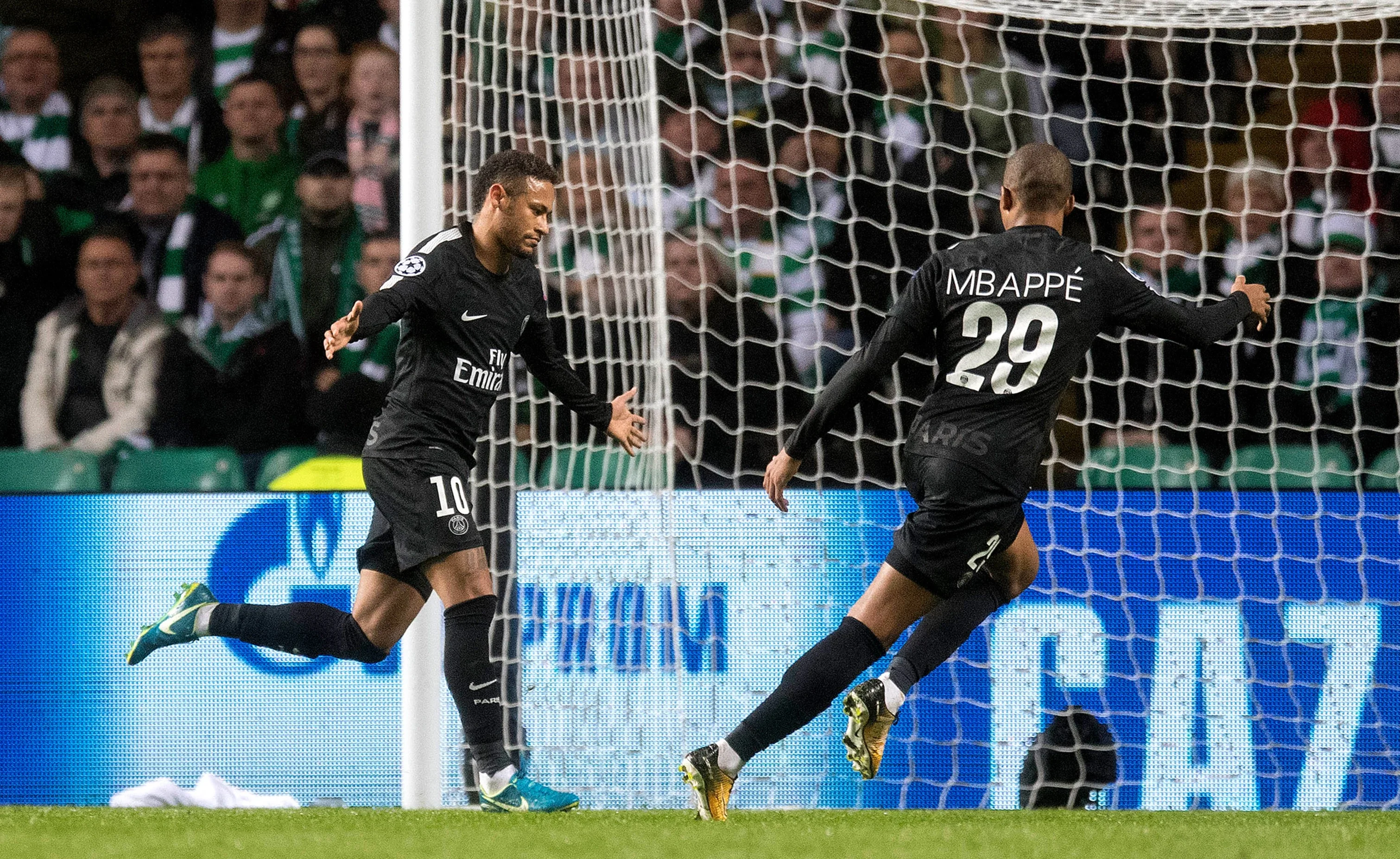 Неймар и Мбаппе / Getty Images