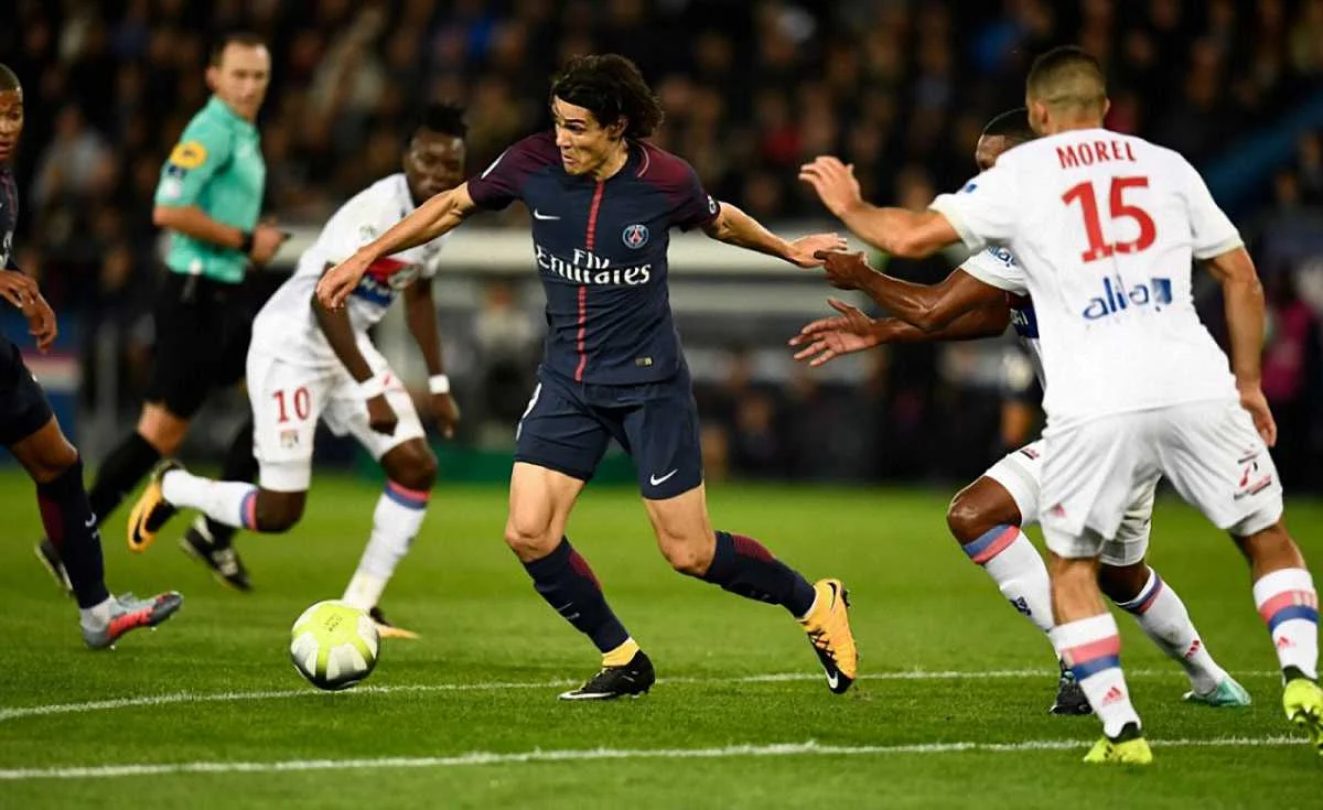 Кавани против "ткачей" / Getty Images