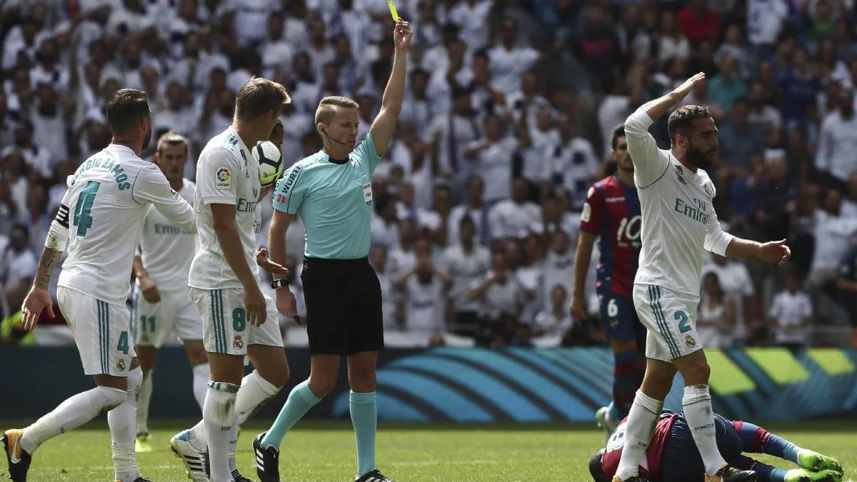 Карвахаль отримує попередження в матчі з Леванте