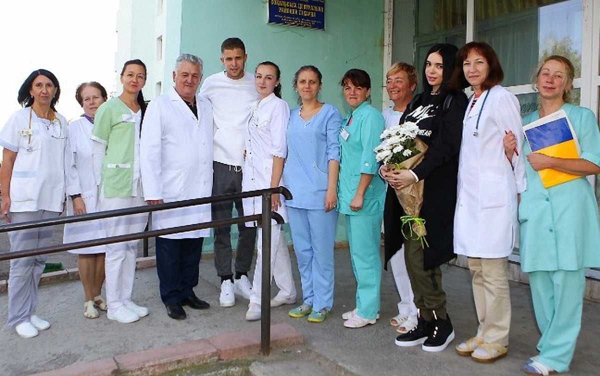 Семья Кравцов с врачами
