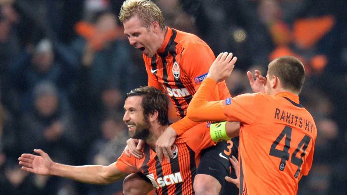 Томас Хюбшман (зверху) / фото УЄФА