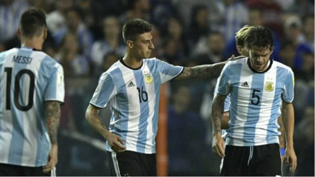 Фернандо Гаго йде з поля