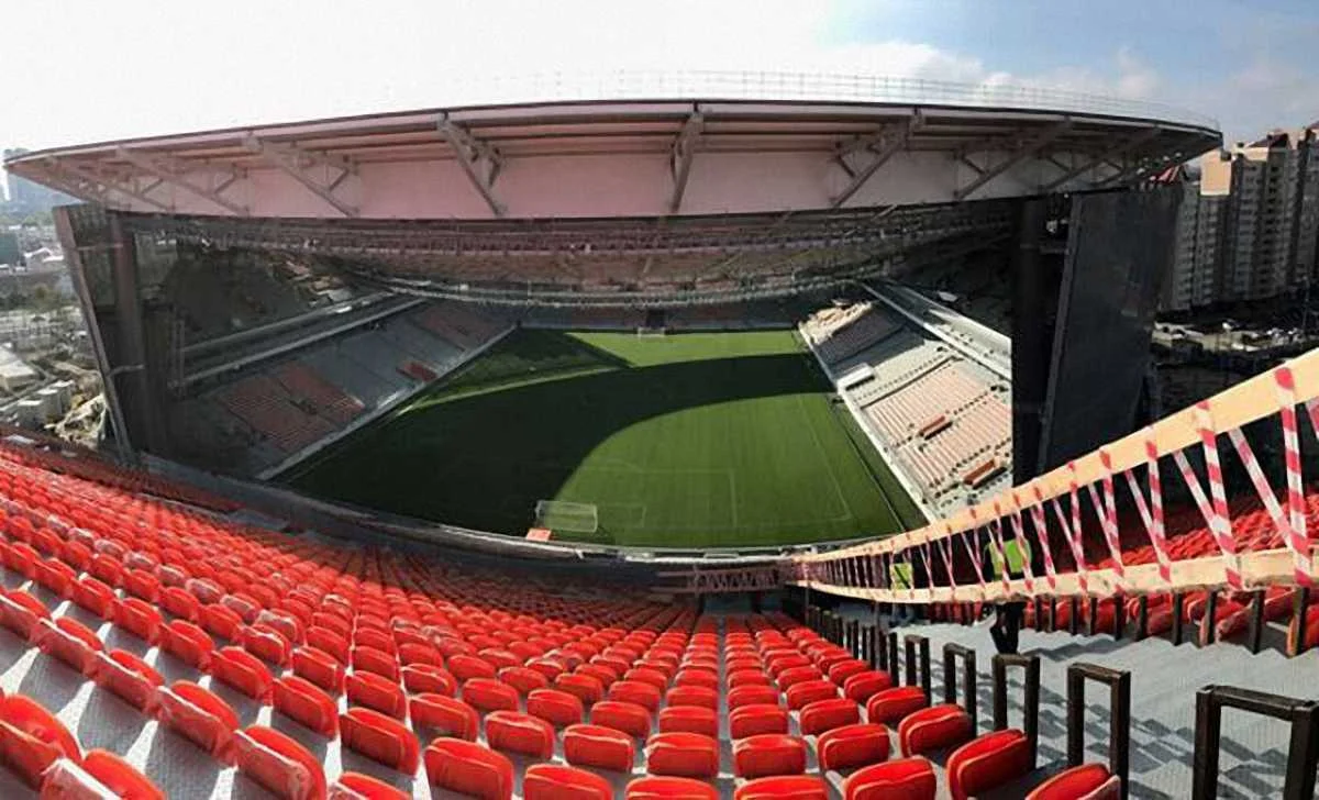 Стадіон Єкатеринбург Арена – вид з висувних трибун